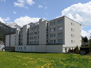 Nuage, Fleur, Ciel, Bâtiment, Plante, Jour, Propriété, Fenêtre, La Nature, Environnement Naturel