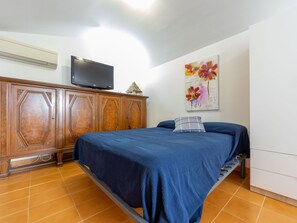 Möbel, Eigentum, Holz, Komfort, Cabinetry, Fernsehen, Interior Design, Fussboden, Flooring, Bettrahmen