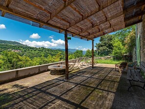 Ciel, Plante, Nuage, Propriété, Ombre, Bois, Bâtiment, Arbre, Design Intérieur, Lumière Du Soleil