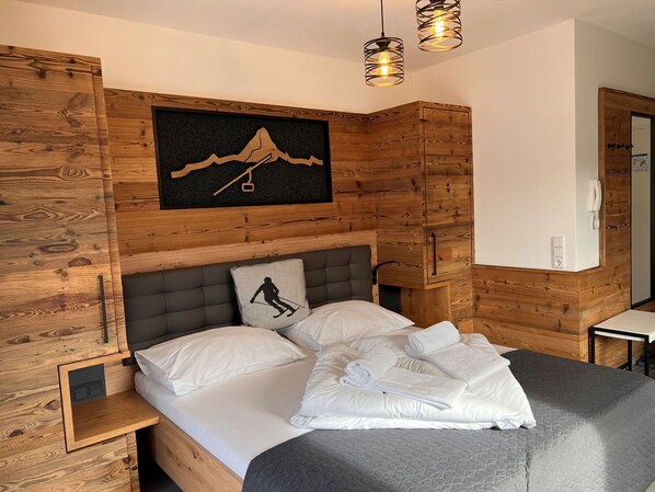 Propriété, Meubles, Confort, Bois, Cadre De Lit, Design Intérieur, Bâtiment, Sol, Sol, Mur