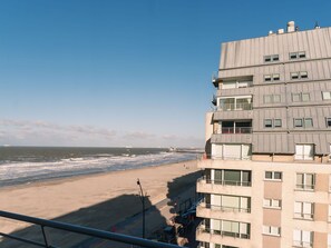 Sky, Building, Window, Cloud, Water, Urban Design, Condominium, Tower Block, City, Beach