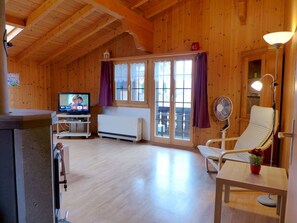 Property, Picture Frame, Wood, Lighting, Window, Interior Design, Architecture, Living Room, Table, Couch