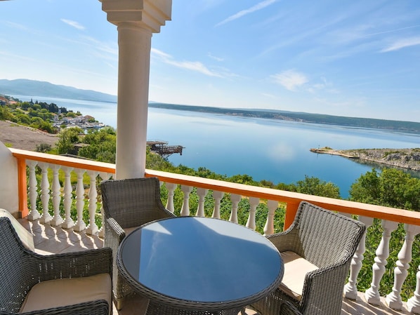 Water, Sky, Cloud, Property, Furniture, Plant, Building, Azure, Seaside Resort, Chair