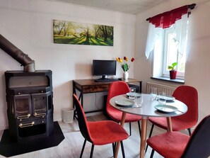 Möbel, Tabelle, Eigentum, Stuhl, Gebäude, Interior Design, Beleuchtung, Bilderrahmen, Wohnzimmer, Couch