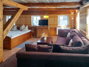 Couch, Möbel, Fenster, Baum, Interior Design, Holz, Komfort, Fussboden, Wohnzimmer, Wand