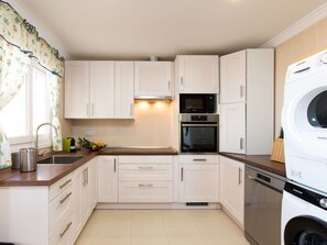 Möbel, Gebäude, Komfort, Tabelle, Holz, Fenster, Textil, Stuhl, Vorhang, Flooring