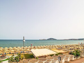 Water, Sky, Plant, Beach, Coastal And Oceanic Landforms, Shade, Horizon, Outdoor Furniture