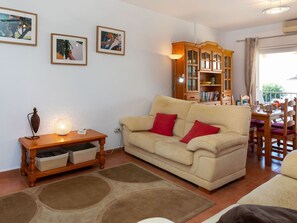 Picture Frame, Furniture, Property, Table, Couch, Wood, Interior Design, Floor, Studio Couch, Living Room