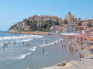 Wasser, Himmel, Daytime, Gebäude, Azurblau, Strand, Gewässer, Küsten Und Ozeanische Forms