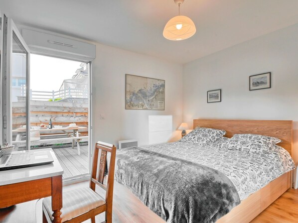 Möbel, Eigentum, Tabelle, Komfort, Holz, Interior Design, Fussboden, Wand, Flooring