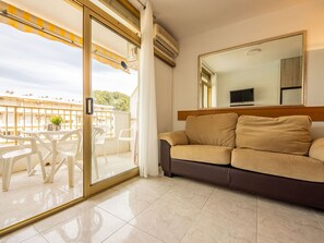 Furniture, Property, Comfort, Wood, Interior Design, Flooring, Floor, Shade, Couch, Living Room