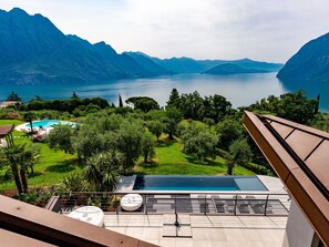 L'Eau, Ciel, Nuage, Montagne, Propriété, Jour, Bâtiment, Bleu, La Nature, Bleu Azur