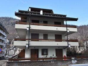 Himmel, Gebäude, Eigentum, Fenster, Haus, Wohngebiet, Urban Design, Baum, Grundeigentum, Fassade