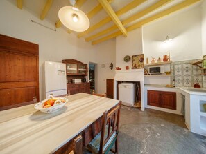 Flooring, Interior Design, Wood, Ceiling, Furniture, Floor, Kitchen, Room, Lighting, Countertop