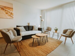 Furniture, Table, Chair, Couch, Comfort, Wood, Interior Design, Living Room, Flooring, Beige