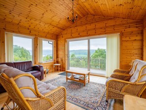 Eigentum, Möbel, Fenster, Gebäude, Pflanze, Holz, Interior Design, Tabelle, Baum, Die Architektur