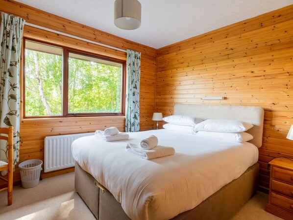 Meubles, Propriété, Fenêtre, Confort, Bâtiment, Bois, Ombre, Design Intérieur, Textile
