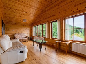 Propriété, Meubles, Fenêtre, Bois, Table, Sol, Design Intérieur, Sol, Bâtiment, Confort