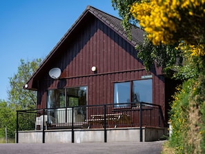 Pflanze, Himmel, Botanik, Holz, Baum, Blume, Gelb, Hütte, Tür, Ländliches Gebiet