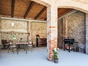 Möbel, Eigentum, Tabelle, Pflanze, Gebäude, Blumentopf, Holz, Backstein, Mauerwerk, Interior Design