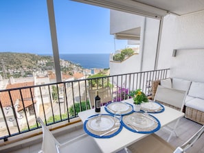 Appartement, Balcon, Chaise, Plante D'Appartement