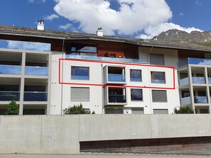 Ciel, Nuage, Plante, Fenêtre, Bâtiment, Design Urbain, Arbre, Zone Résidentielle, Façade, Ville