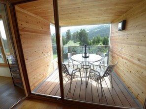 Meubles, Plante, Table, Bois, Ombre, Chaise, Design Intérieur, Fenêtre, Porche, Tache De Bois