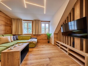 Gebäude, Fenster, Komfort, Holz, Interior Design, Flooring, Wohnzimmer, Pflanze, Fussboden, Grundeigentum
