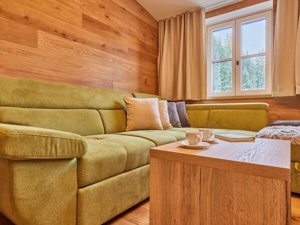 Möbel, Fenster, Komfort, Tabelle, Holz, Textil, Schatten, Interior Design, Gebäude, Lampe