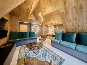 Möbel, Eigentum, Couch, Tabelle, Wohnzimmer, Interior Design, Gebäude, Fussboden, Holz, Flooring