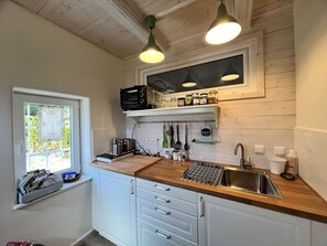 Comptoir, Cabinetry, Propriété, Evier, Évier, Robinet, Bâtiment, Cuisine, Design Intérieur, Bois