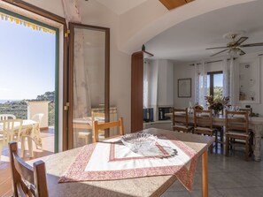 Propriété, Meubles, Confort, Bois, Table, Télévision, Sol, Design Intérieur, Sol, Architecture