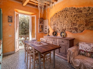 Tabelle, Möbel, Eigentum, Gebäude, Holz, Interior Design, Die Architektur, Fenster, Wohnzimmer, Haus