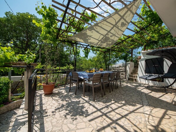 Table, Property, Plant, Sky, Flowerpot, Shade, Chair, Outdoor Furniture, Outdoor Table, Wood
