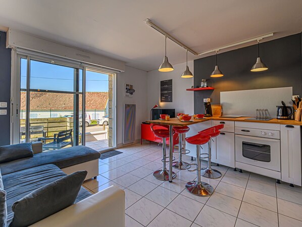 Plant, Furniture, Building, Property, Table, Chair, Shade, Window, Interior Design, Lighting