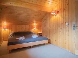 Propriété, Meubles, Confort, Bois, Bâtiment, Design Intérieur, Cadre De Lit, Sol, Sol, Mur