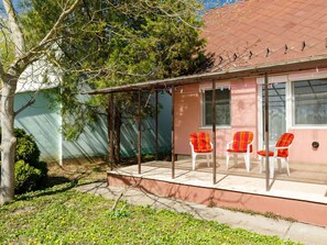 Plant, Property, Window, Building, Shade, Tree, Land Lot, Door, Wall, Residential Area