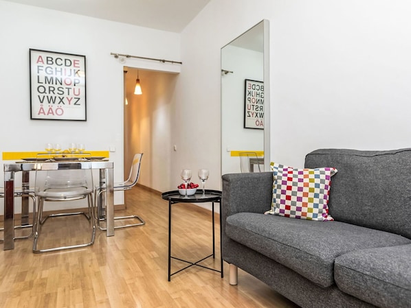 Möbel, Eigentum, Bilderrahmen, Couch, Tabelle, Interior Design, Holz, Orange, Komfort, Haus