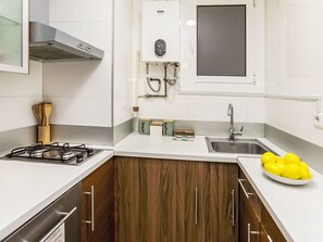 Cabinetry, Countertop, Kitchen Sink, Property, Sink, White, Tap, Kitchen, Kitchen Stove, Wood