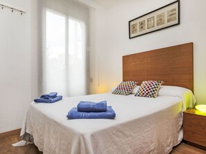 Eigentum, Möbel, Azurblau, Interior Design, Komfort, Schatten, Fussboden, Fenster, Grundeigentum