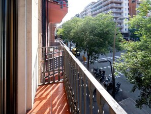 Plant, Cloud, Sky, Building, Interior Design, Shade, Table, Tree, Condominium, Residential Area