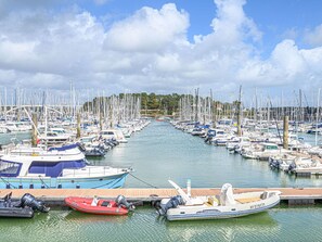 Water, Cloud, Boat, Sky, Watercraft, Azure, Vehicle, Infrastructure, Lake