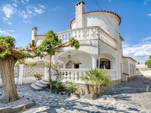 Architecture, Biens, Hacienda, Balcon, Villa, Balustre, Clôture, Manoir