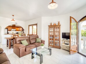 Meubles, Design Intérieur, Canapé, Sol, Sol, Bois, Plafond, Salon, Pièce, Table