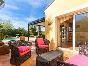 Table, Furniture, Water, Property, Sky, Building, Cloud, Chair, Outdoor Table, Outdoor Furniture