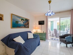 Eigentum, Möbel, Komfort, Holz, Tabelle, Fernsehen, Flooring, Interior Design, Fussboden, Die Architektur