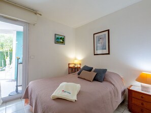 Eigentum, Möbel, Komfort, Holz, Tabelle, Fernsehen, Flooring, Interior Design, Fussboden, Die Architektur