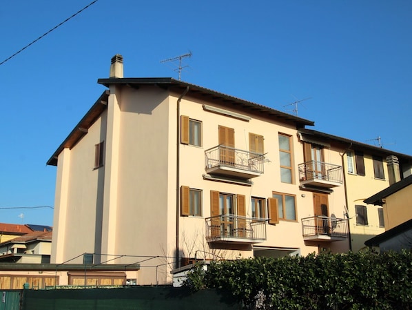 Bâtiment, Mur, Fenêtre, Zone Résidentielle, Quartier, Domicile, Ville, Balcon, Maison, Design Urbain