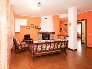 Eigentum, Möbel, Komfort, Holz, Tabelle, Fernsehen, Flooring, Interior Design, Fussboden, Die Architektur