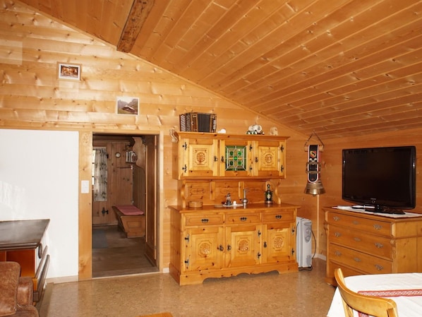 Cabinetry, Möbel, Kommode, Schublade, Holz, Interior Design, Fernsehen, Fussboden, Gebäude, Flooring